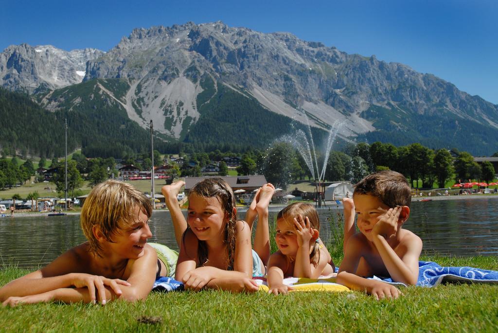 Bio-Holzhaus Und Landhaus Heimat Ramsau am Dachstein Exteriör bild